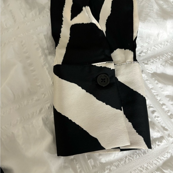 Zebra print blouse - Picture 3 of 6